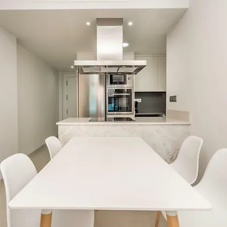 Cibeles Apartment